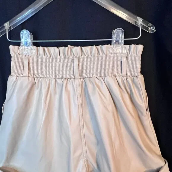 superdown kenzie faux leather short beige nude color Size Small paperbag waist - Picture 7 of 11